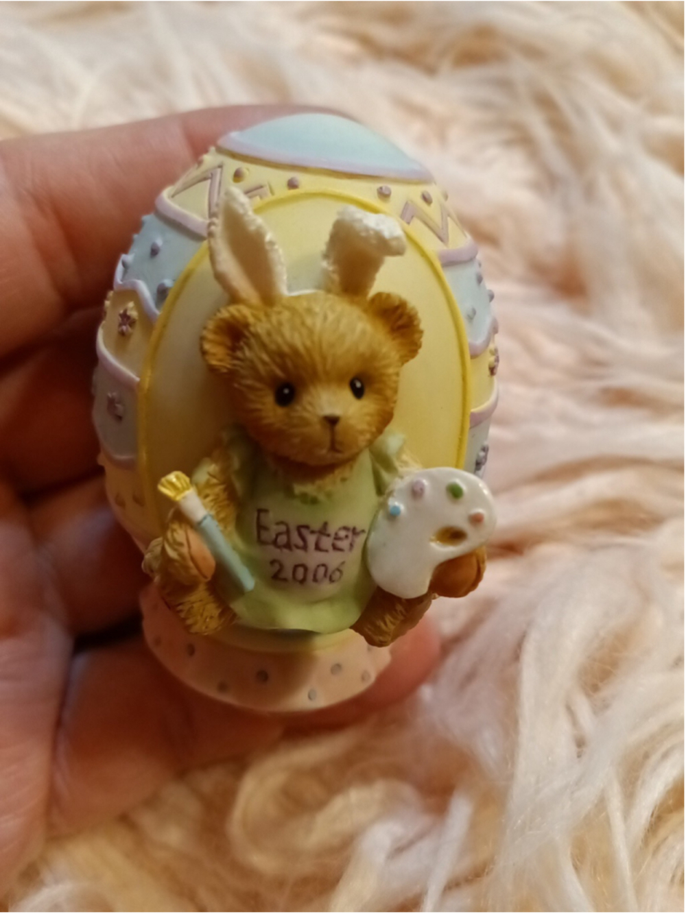 Cherished Teddies Bear wearing bunny ears paint brush palette Easter 2006 egg